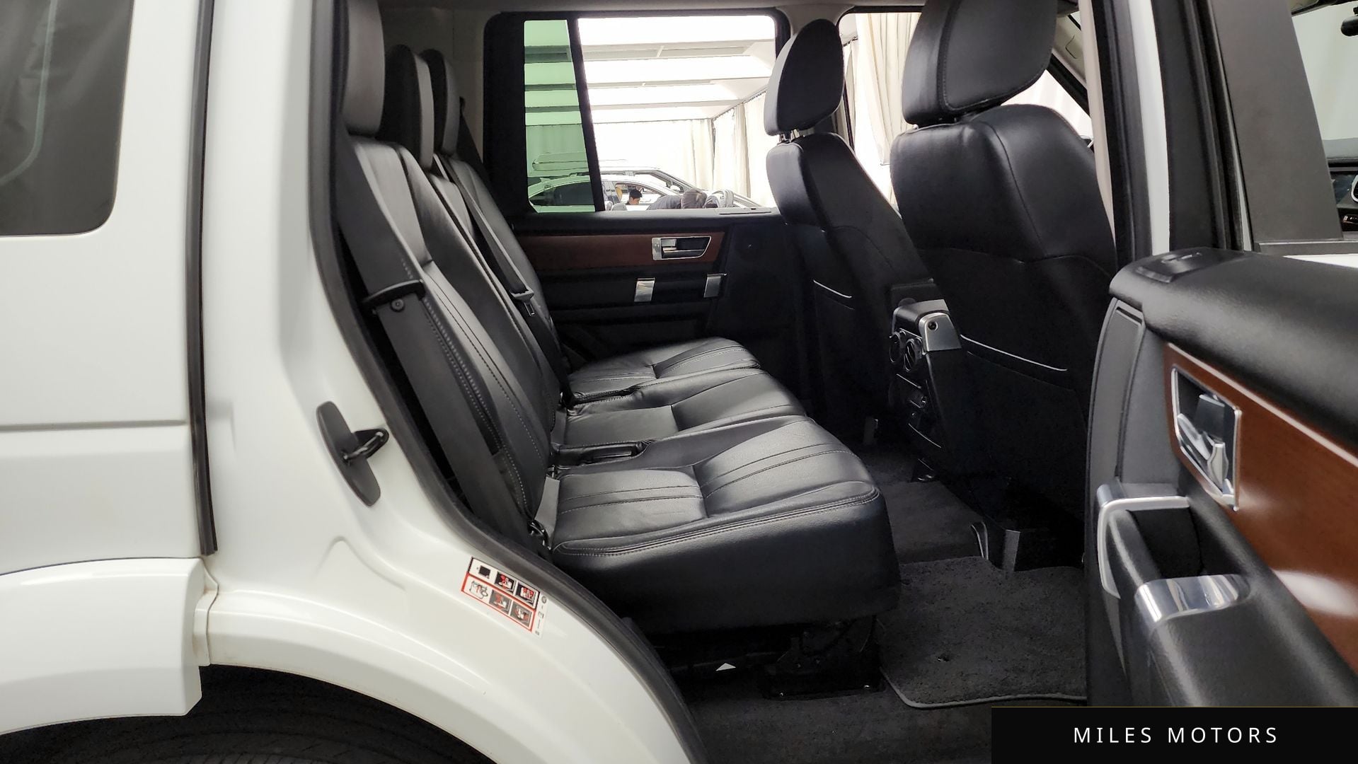 Land Rover Discovery 2013 — миниатюра 12