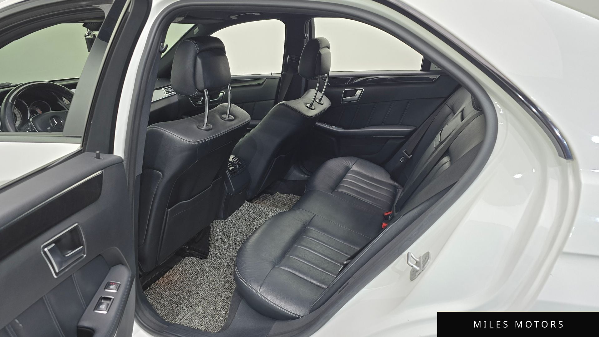 Mercedes-Benz E-Class W212 2015 — миниатюра 11