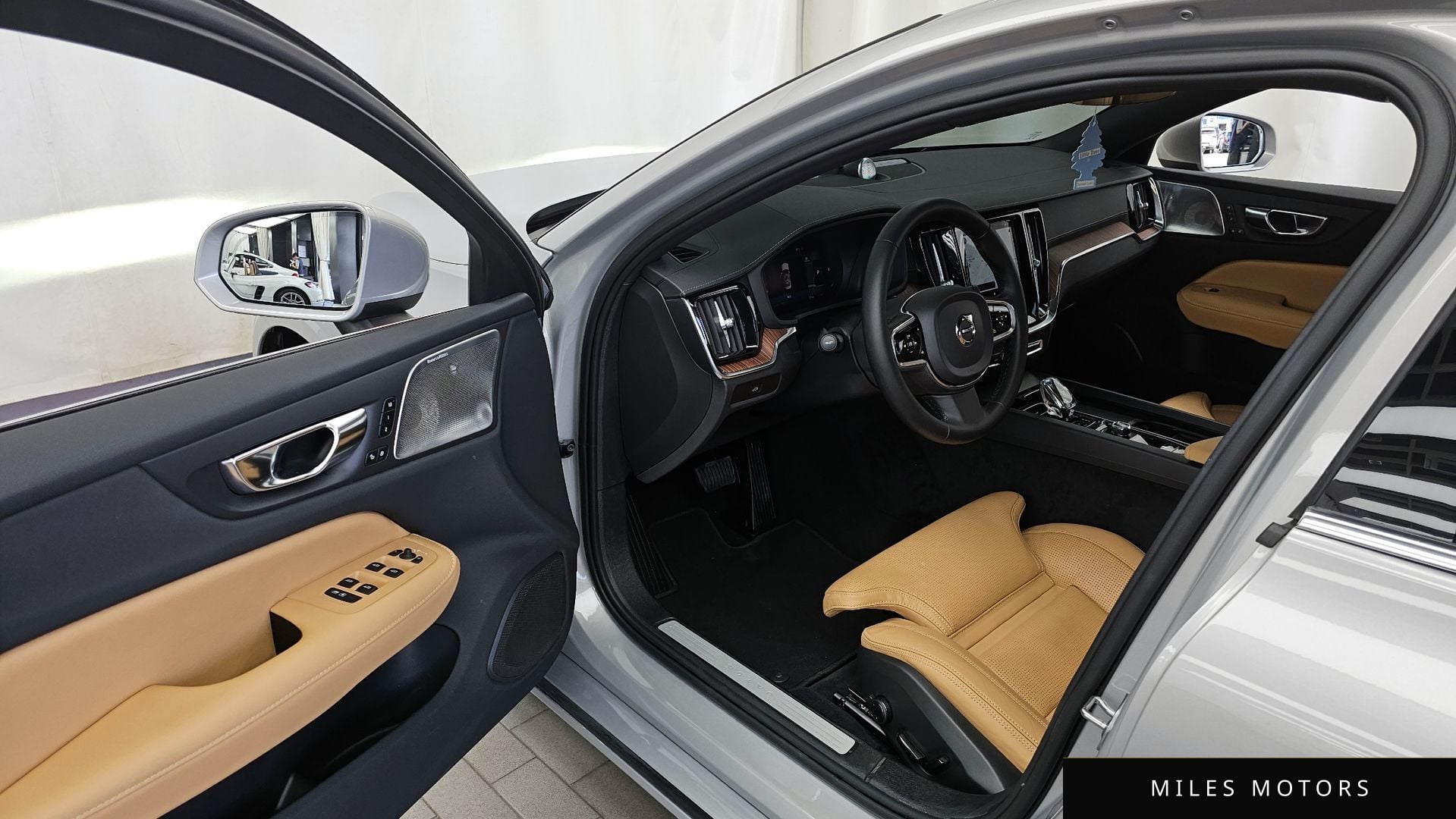 Volvo S60 2023 — миниатюра 12