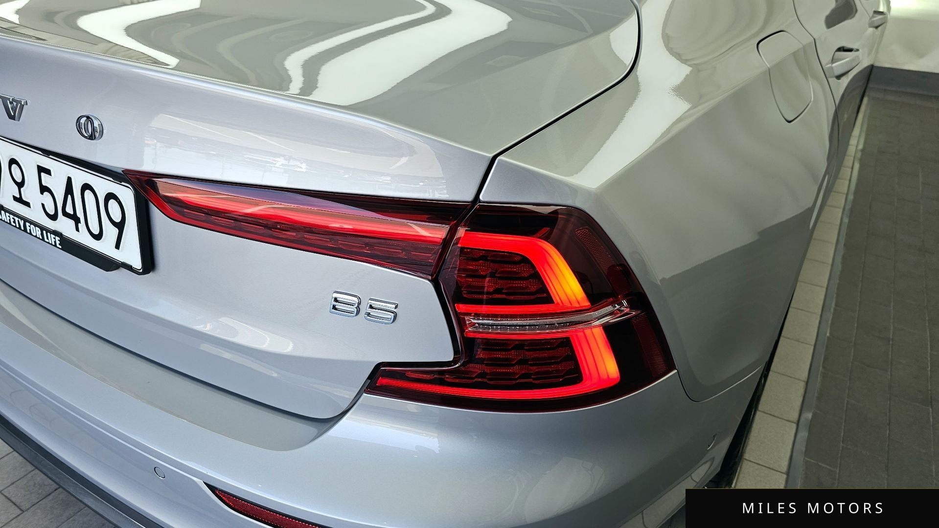Volvo S60 2023 — миниатюра 8