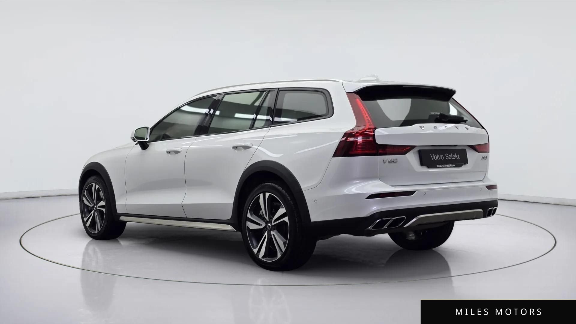 Volvo V60 2021 — миниатюра 4
