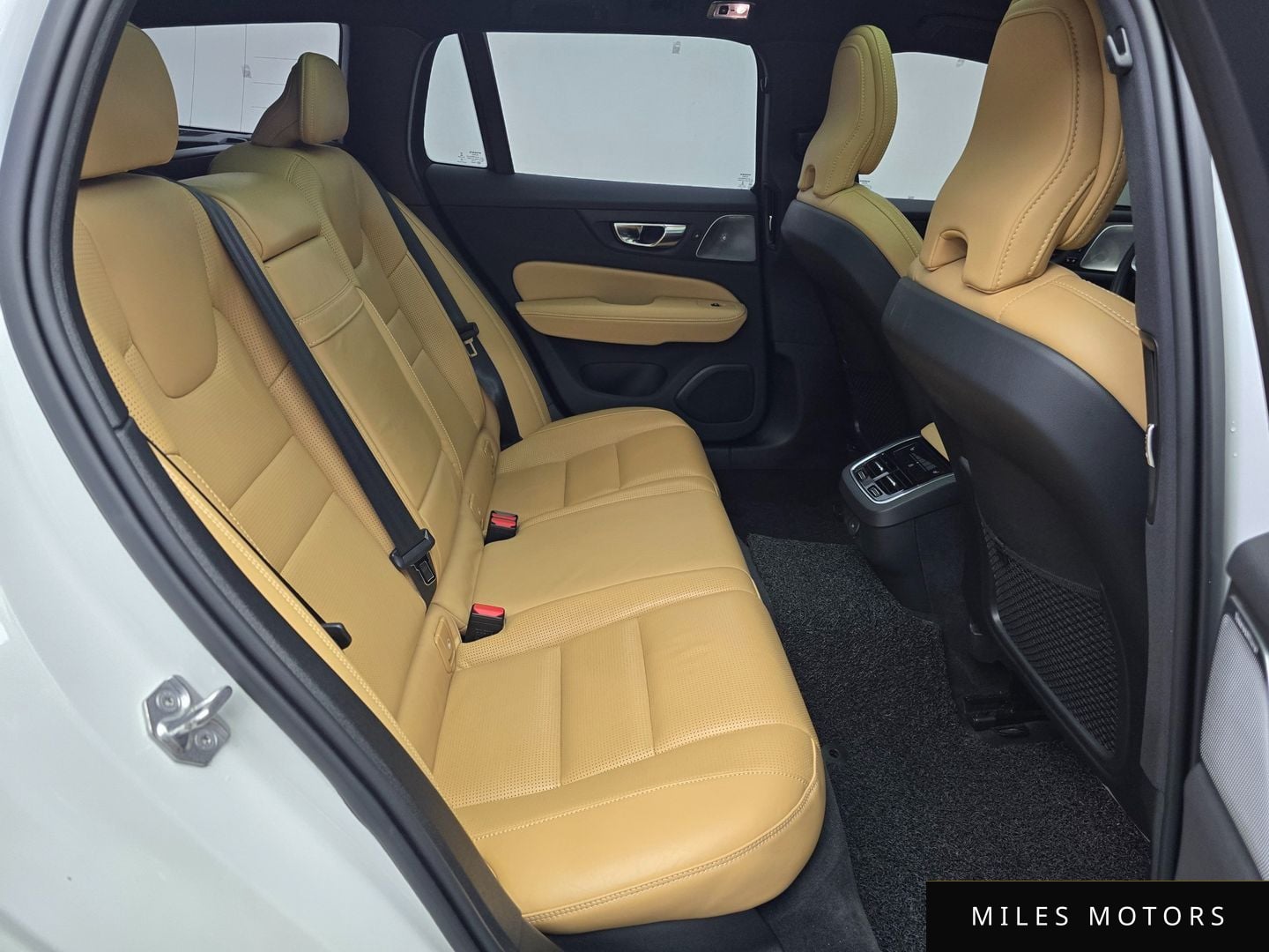 Volvo V60 2021 — миниатюра 11