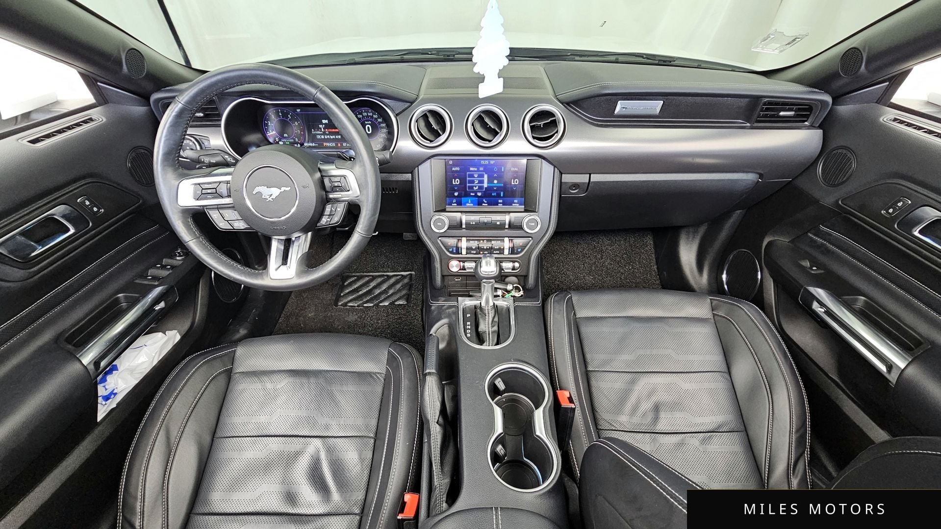 Ford Mustang 2022 — миниатюра 10
