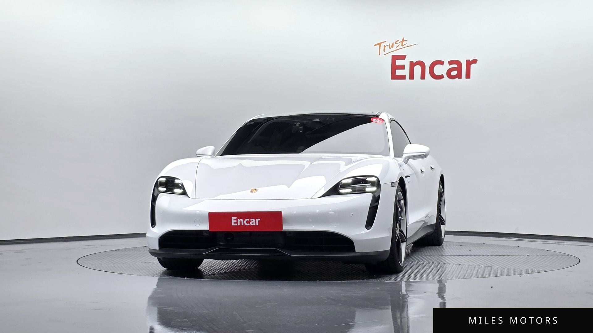 Porsche Taycan 2023 — миниатюра 3