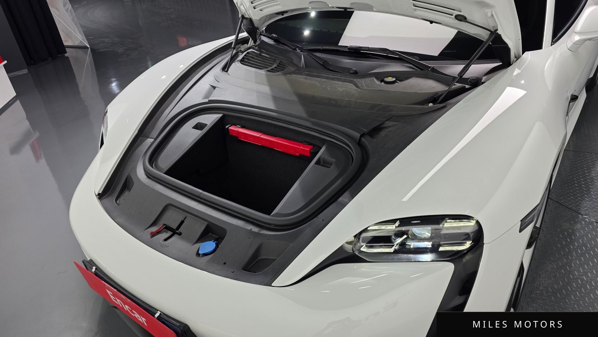 Porsche Taycan 2023 — миниатюра 6