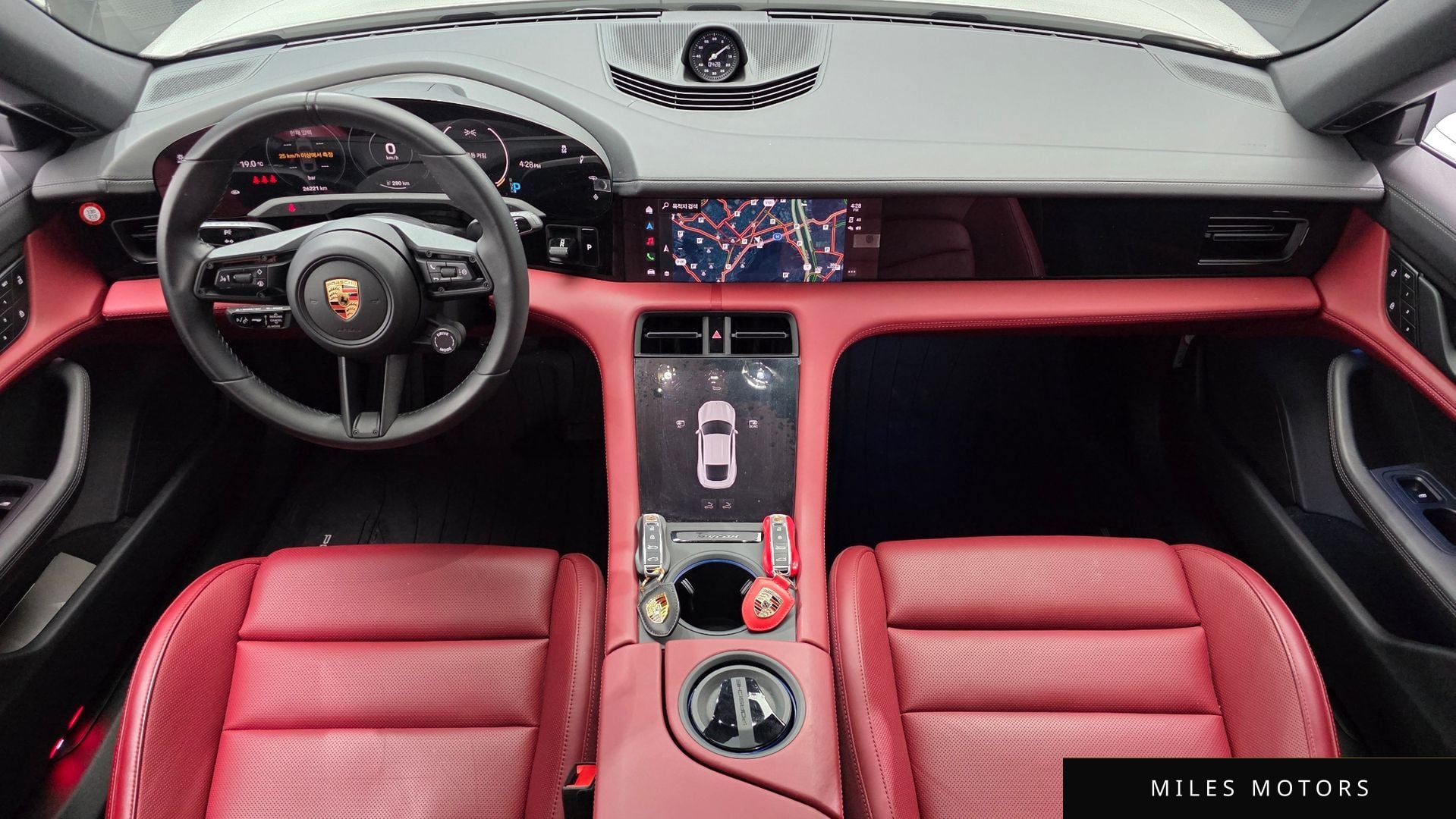 Porsche Taycan 2023 — миниатюра 10