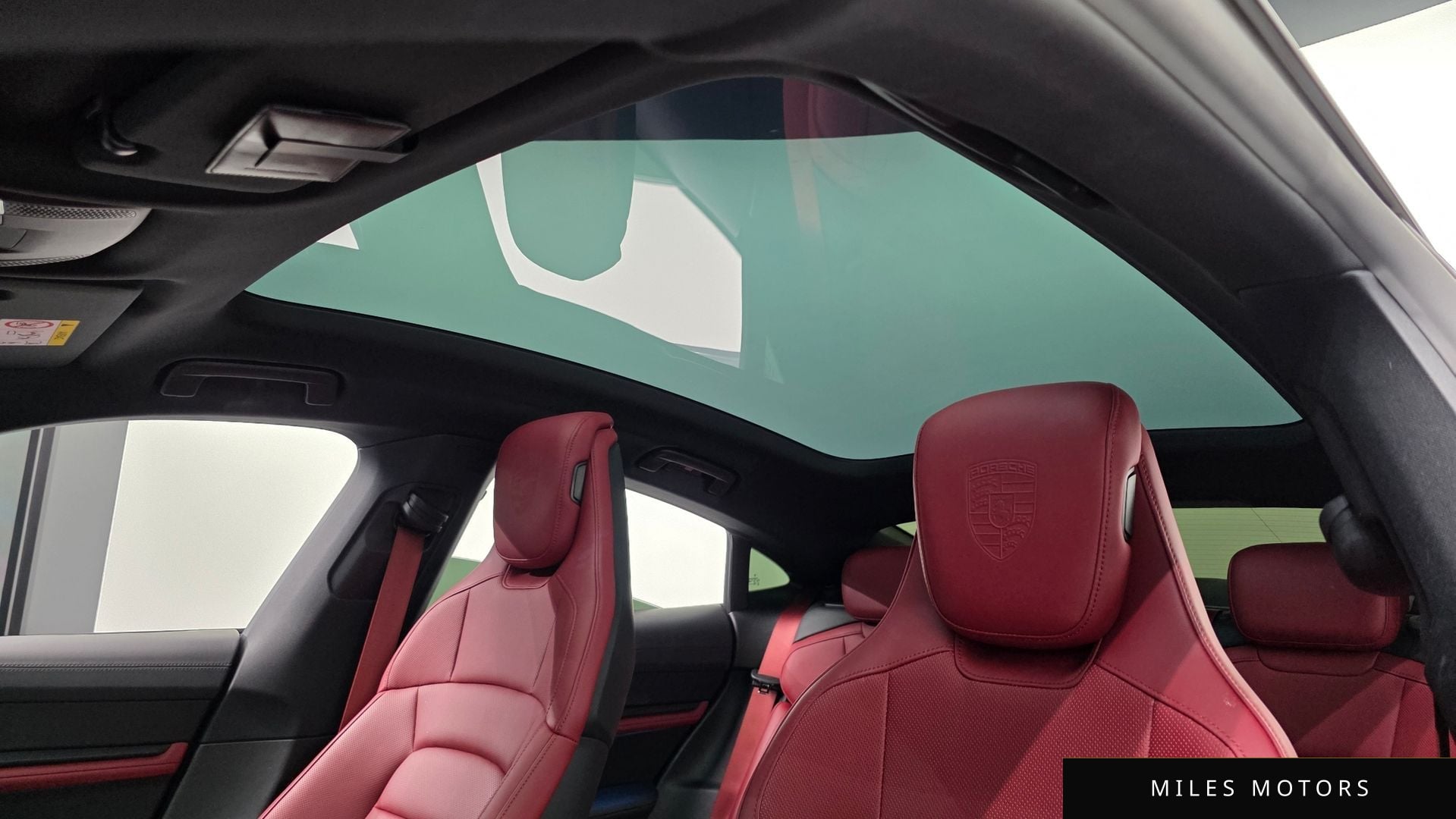 Porsche Taycan 2023 — миниатюра 23