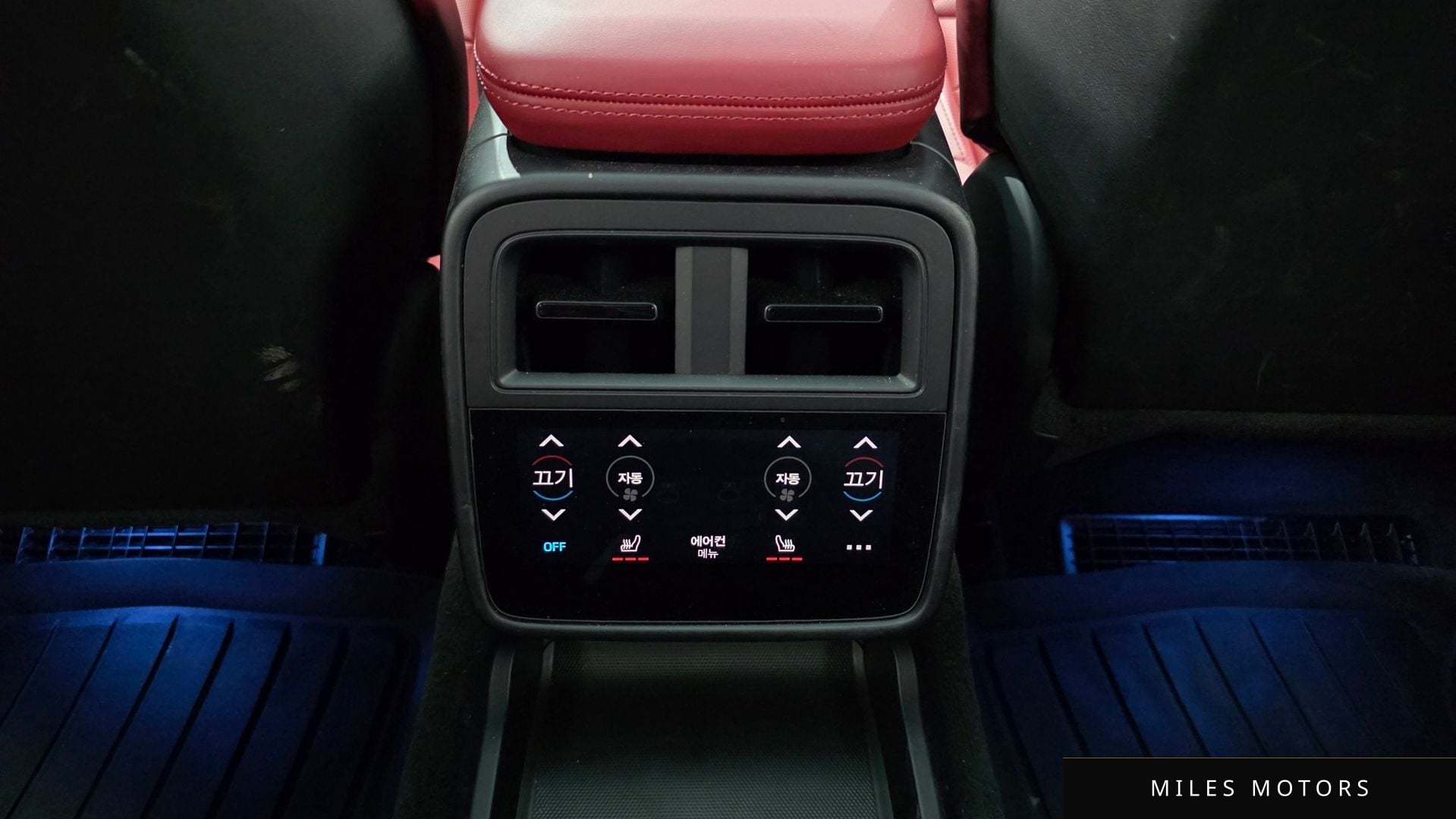 Porsche Taycan 2023 — миниатюра 25