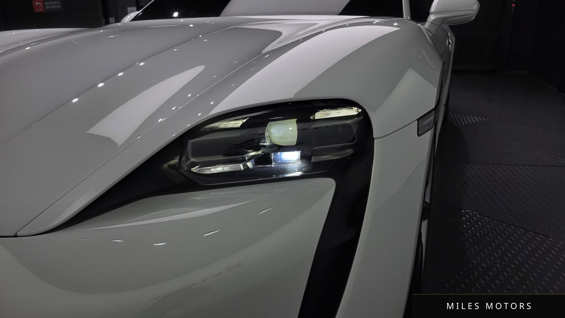 Porsche Taycan 2023 — миниатюра 8