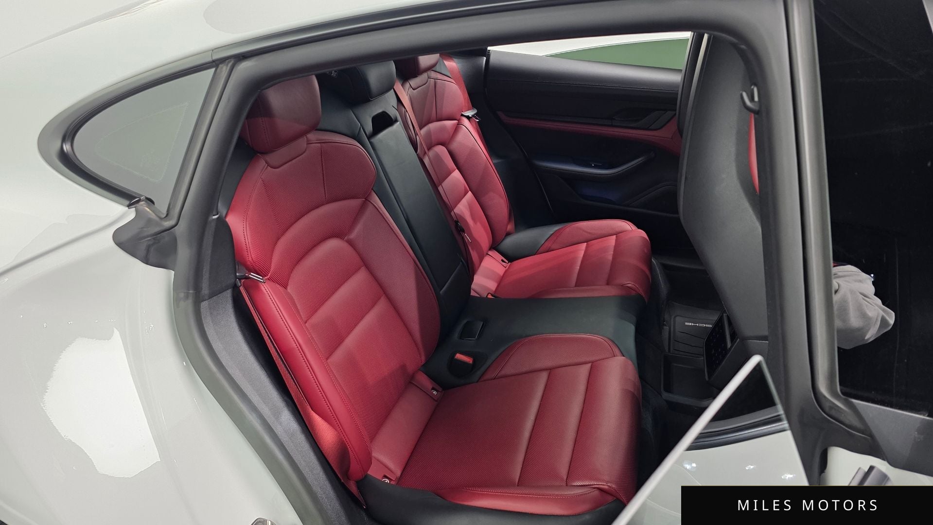 Porsche Taycan 2023 — миниатюра 29