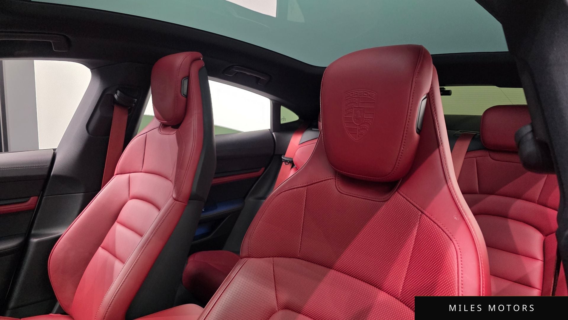 Porsche Taycan 2023 — миниатюра 34