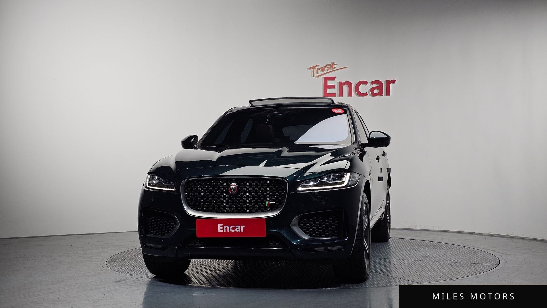 Jaguar F-PACE 2017 — миниатюра 3