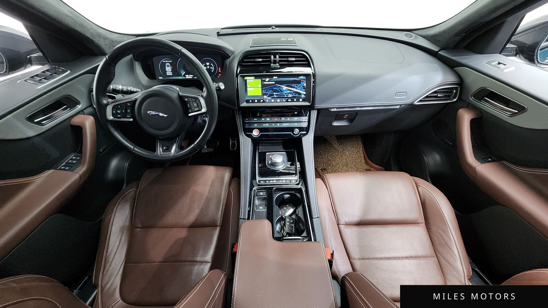 Jaguar F-PACE 2017 — миниатюра 10