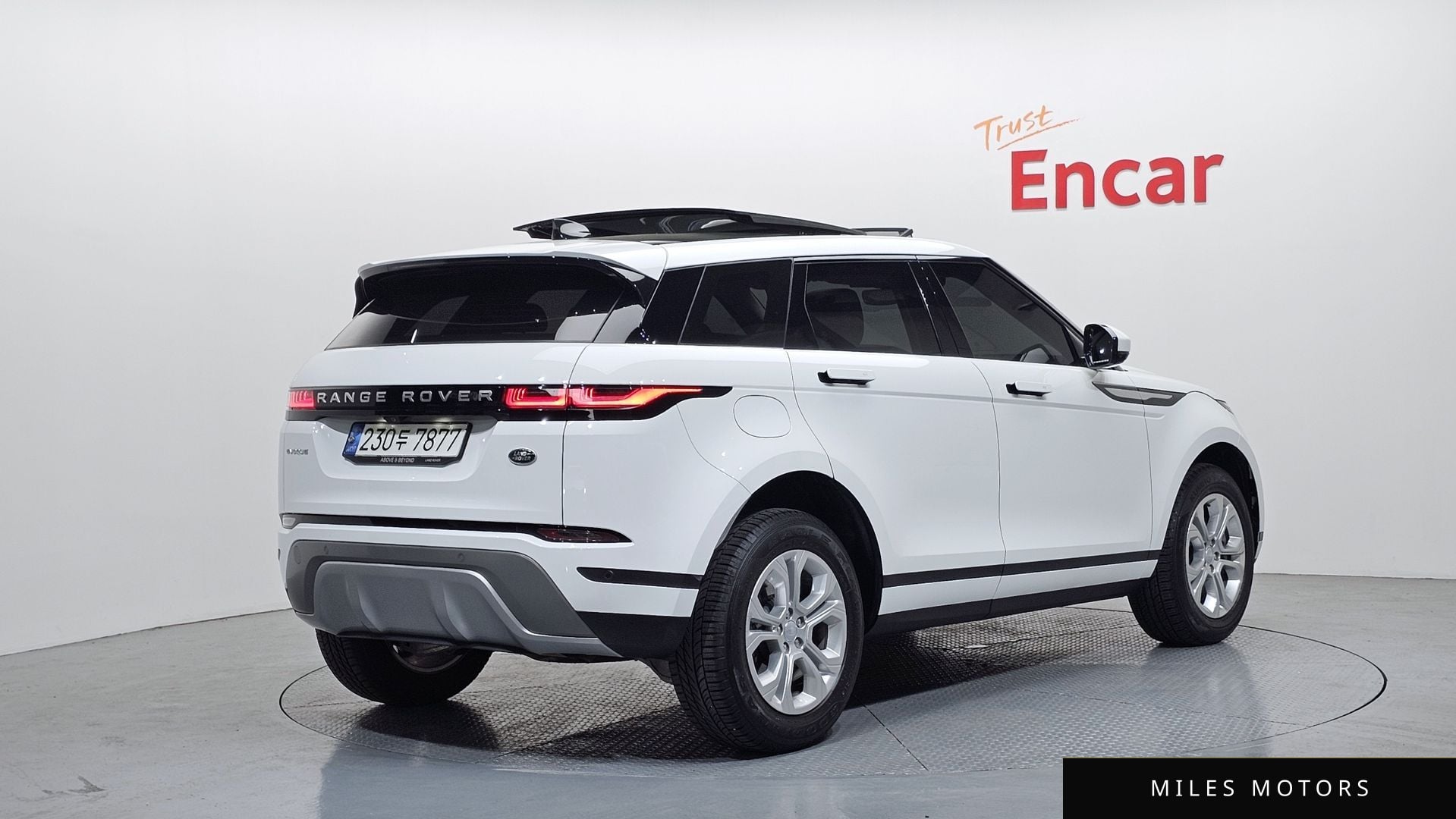 Land Rover Range Rover Evoque 2022 — миниатюра 2