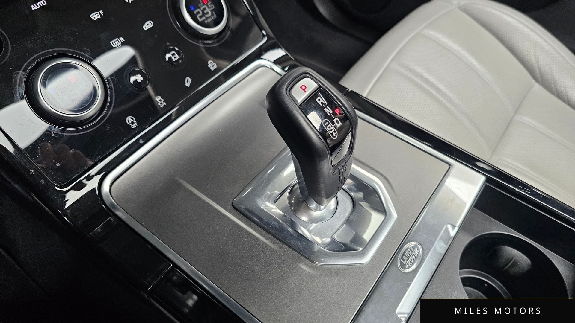 Land Rover Range Rover Evoque 2022 — миниатюра 12