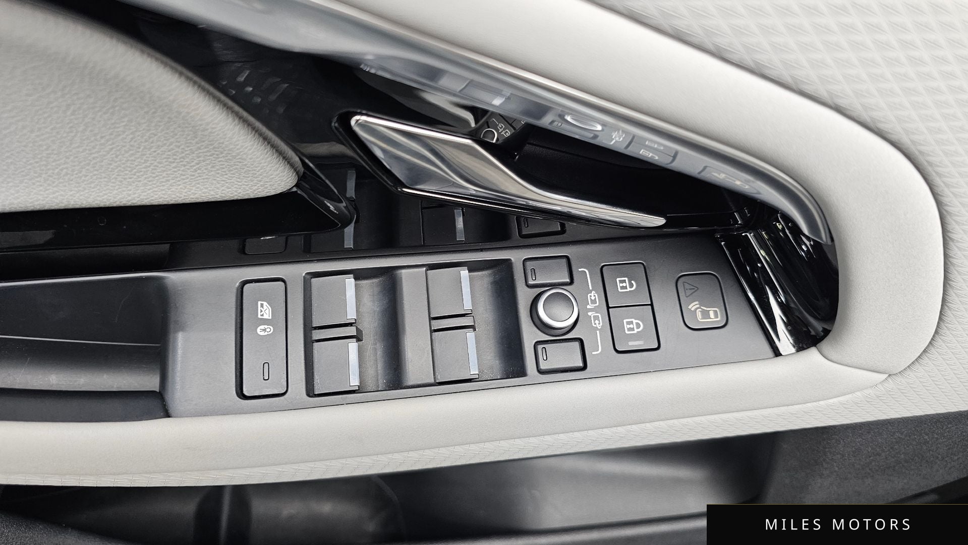 Land Rover Range Rover Evoque 2022 — миниатюра 20