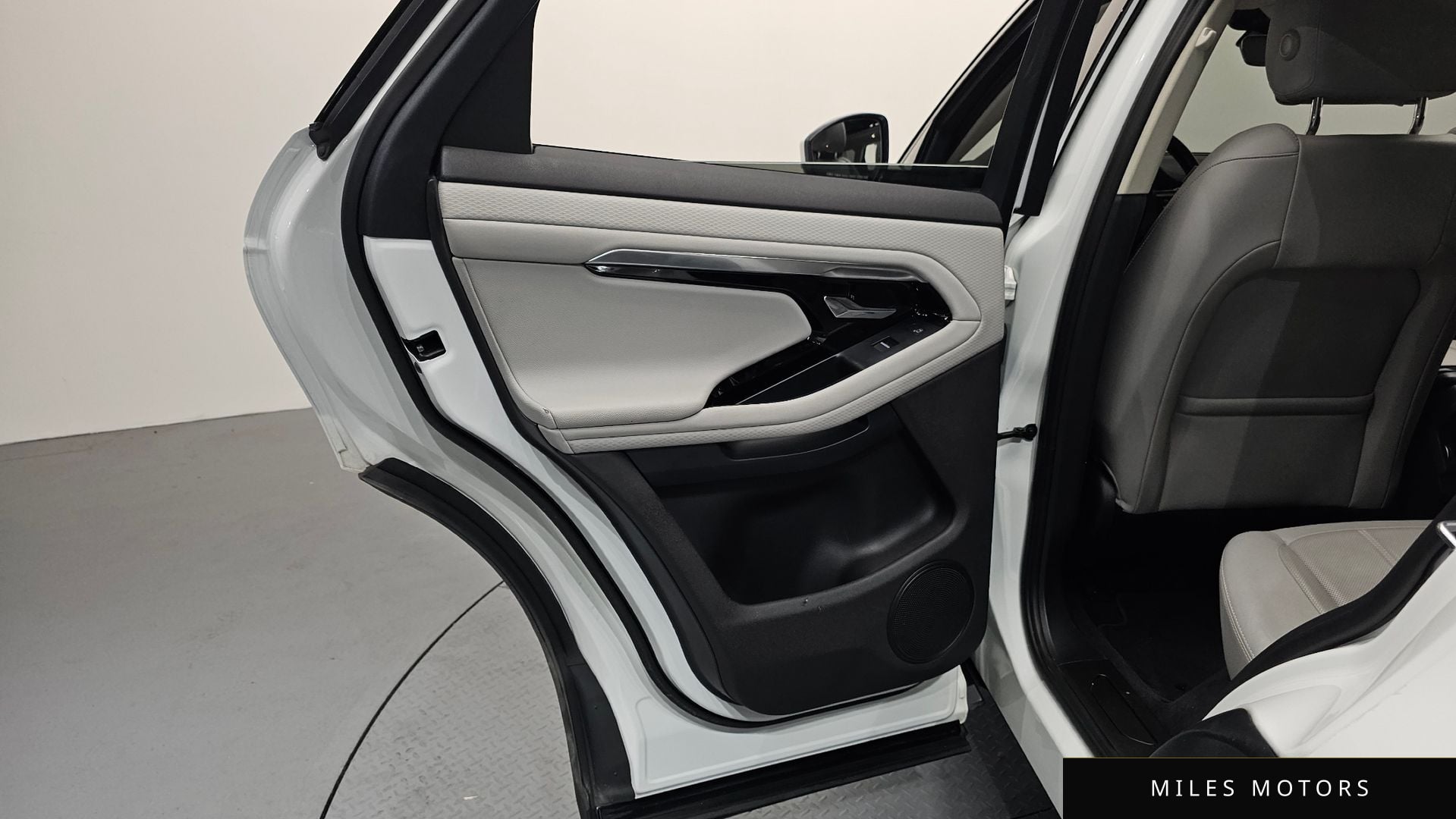 Land Rover Range Rover Evoque 2022 — миниатюра 15
