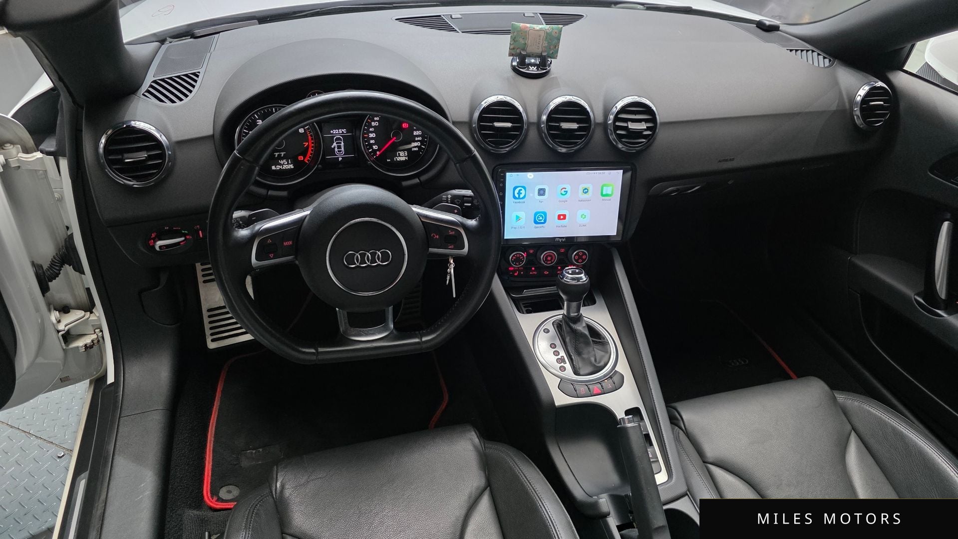 Audi TT 2012 — миниатюра 7