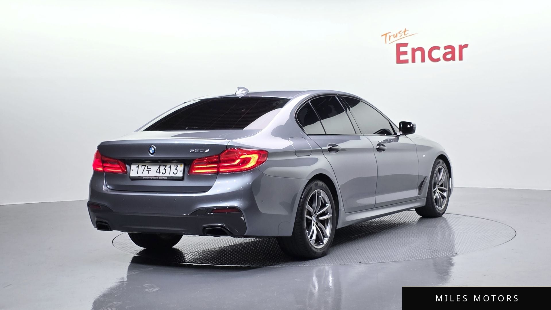 BMW 5 Series (G30) 2018 — миниатюра 2