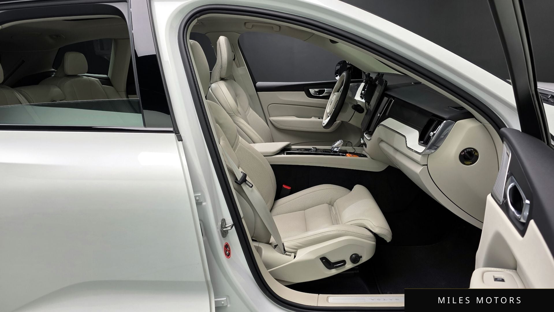 Volvo XC60 2026 — миниатюра 18