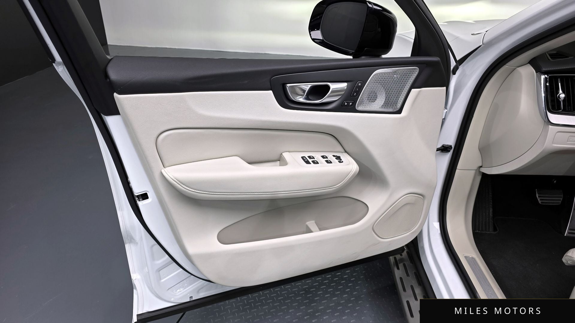 Volvo XC60 2026 — миниатюра 14