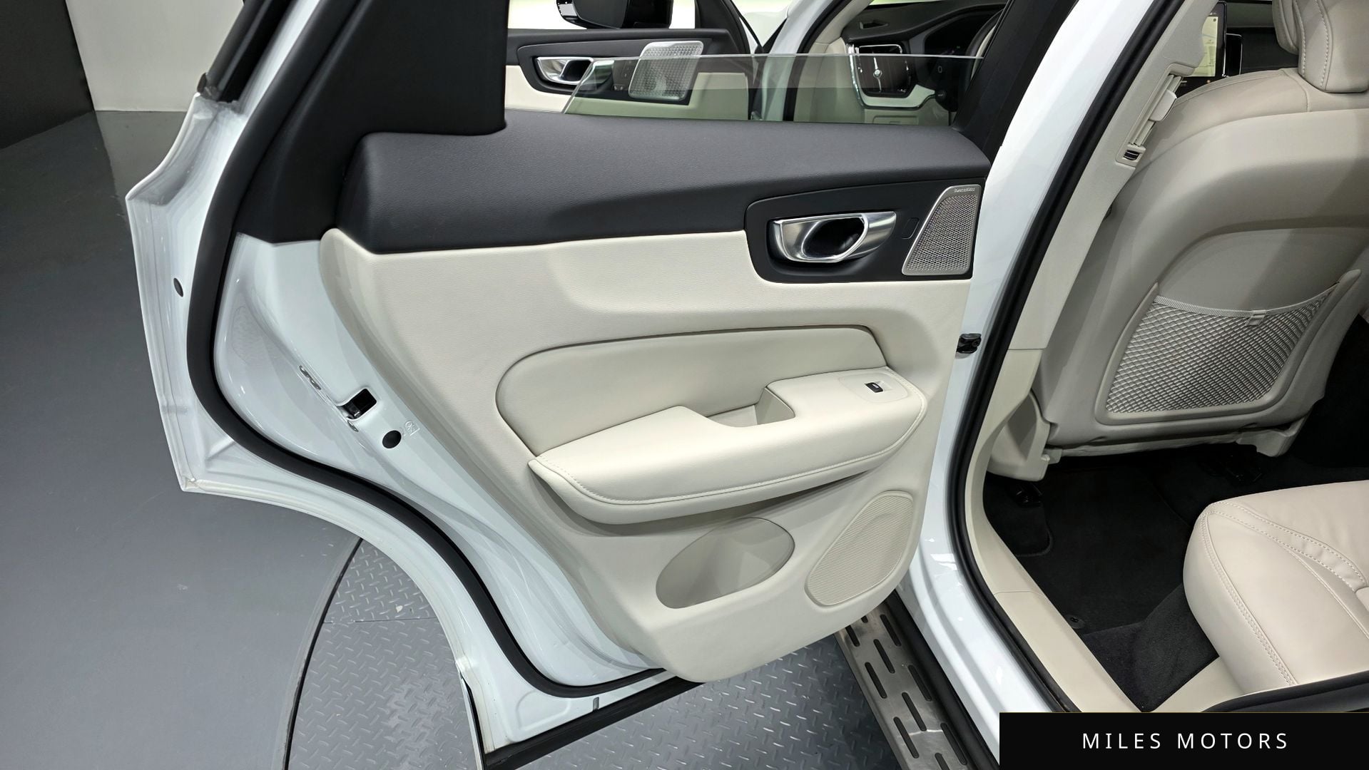 Volvo XC60 2026 — миниатюра 15