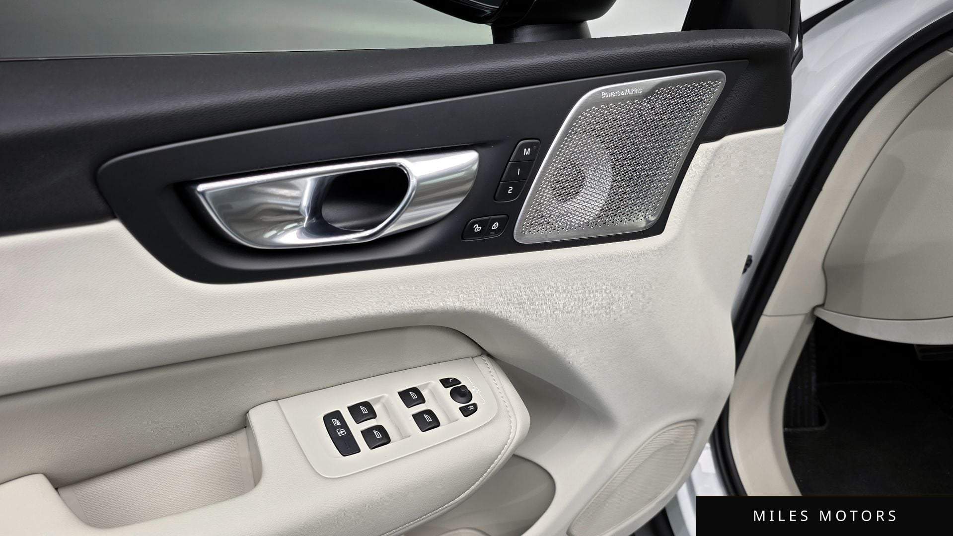 Volvo XC60 2026 — миниатюра 28