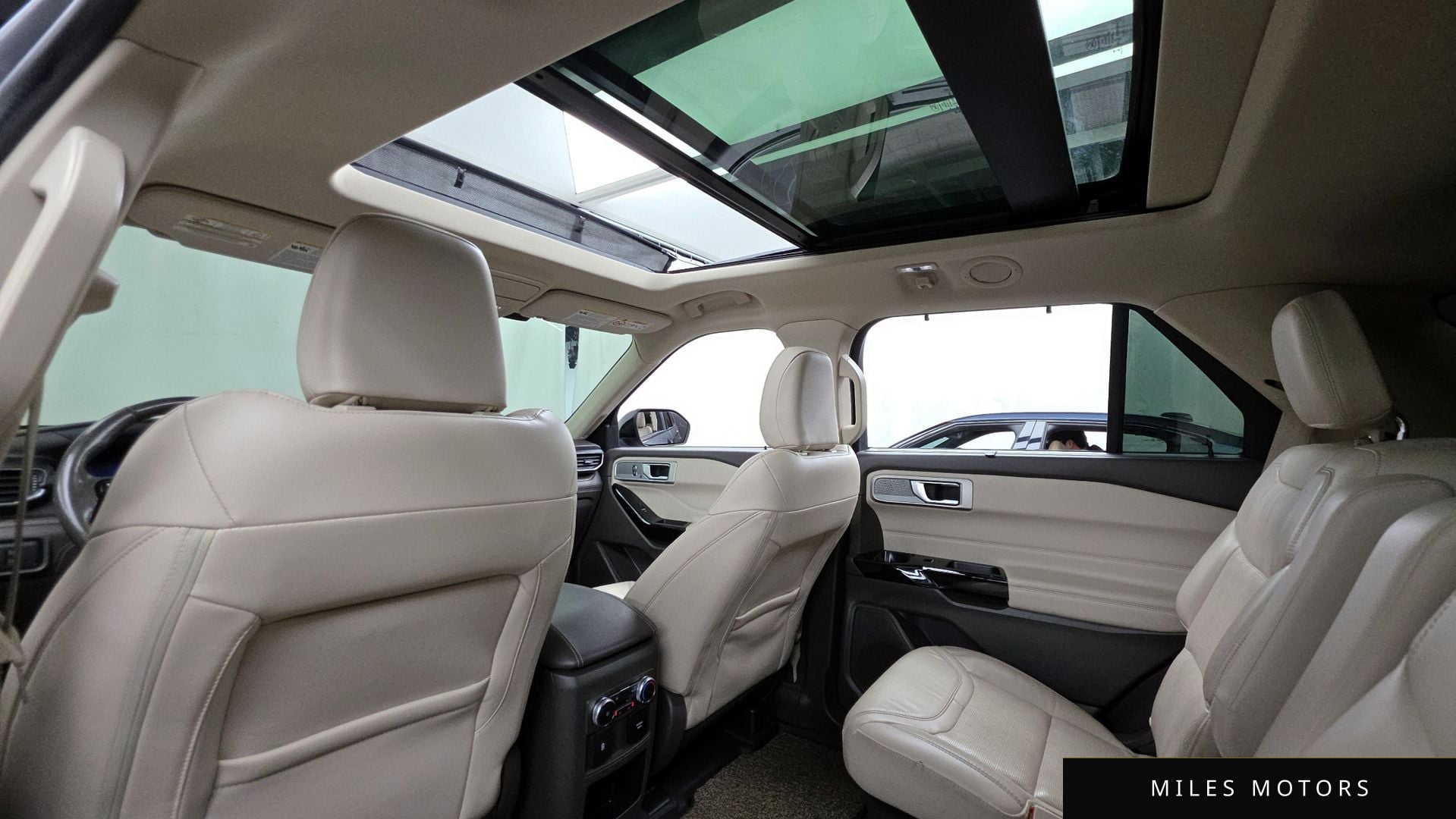 Ford Explorer 2021 — миниатюра 18