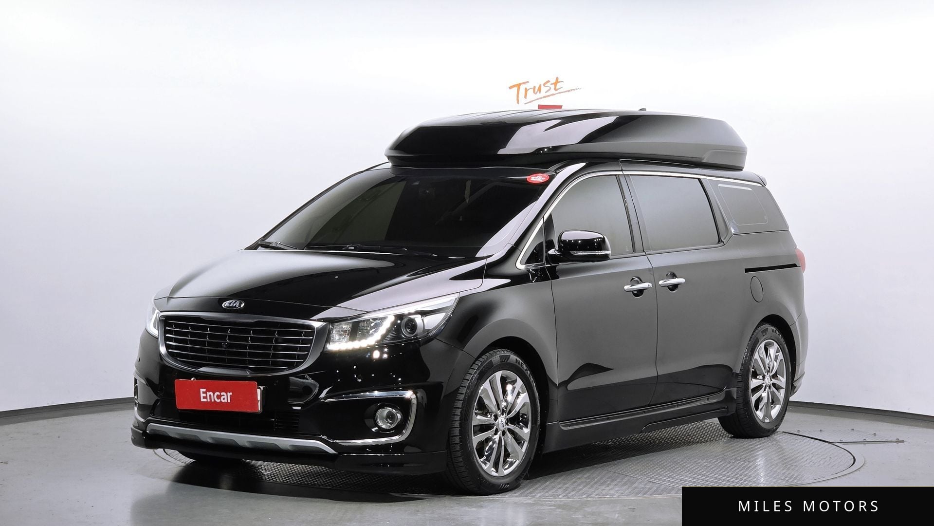 Kia Canival 2018 — фото 1 из 12