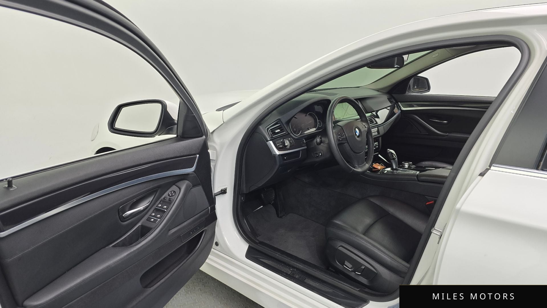 BMW 5 Series (F10) 2014 — миниатюра 10