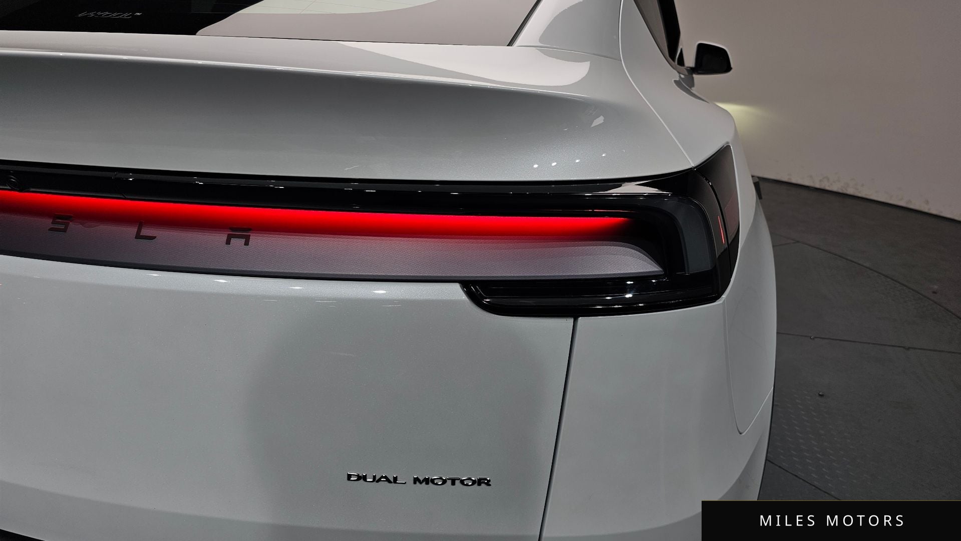 Tesla Model Y 2025 — миниатюра 8