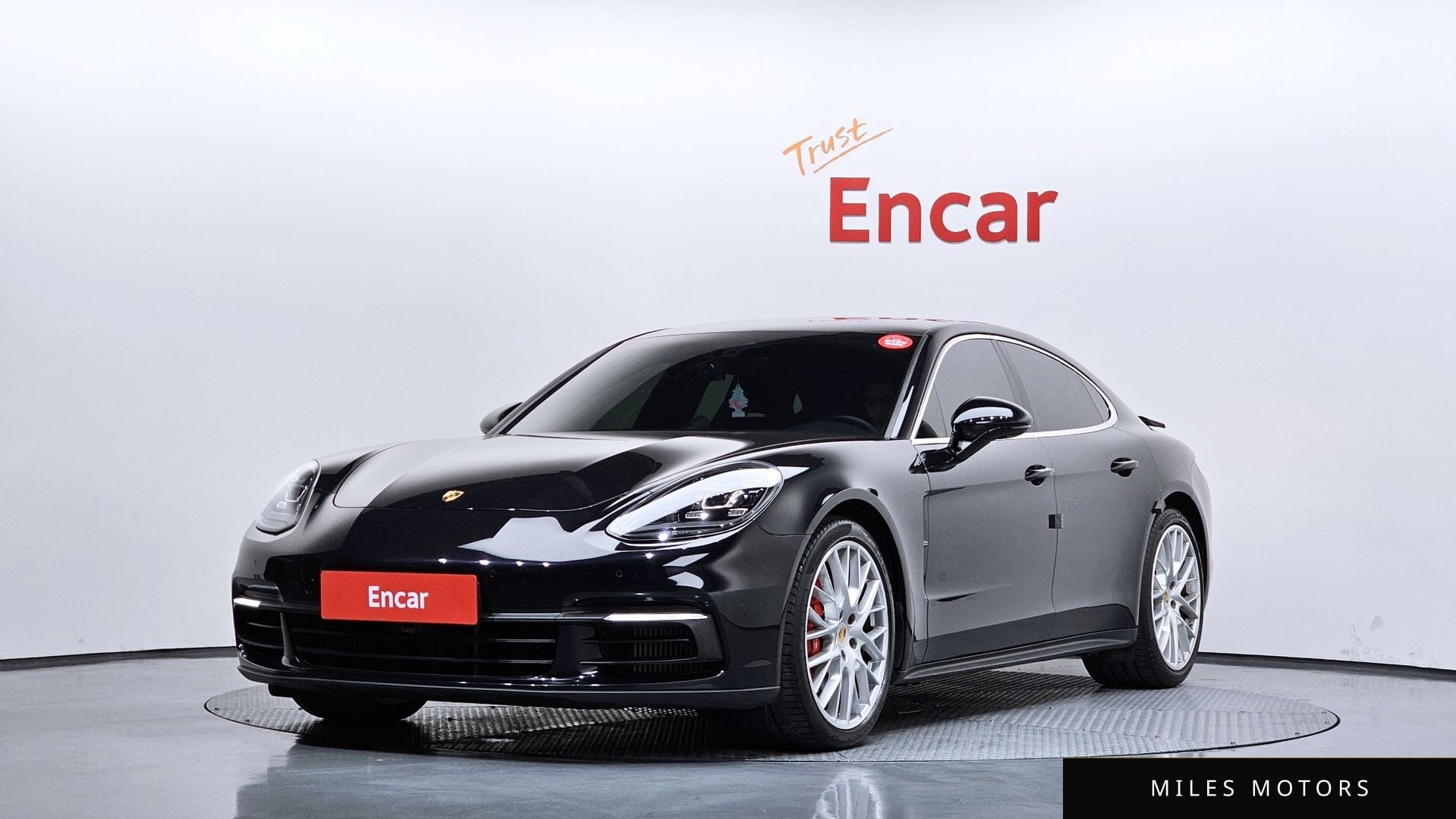 Porsche Panamera 2017 — фото 1 из 12