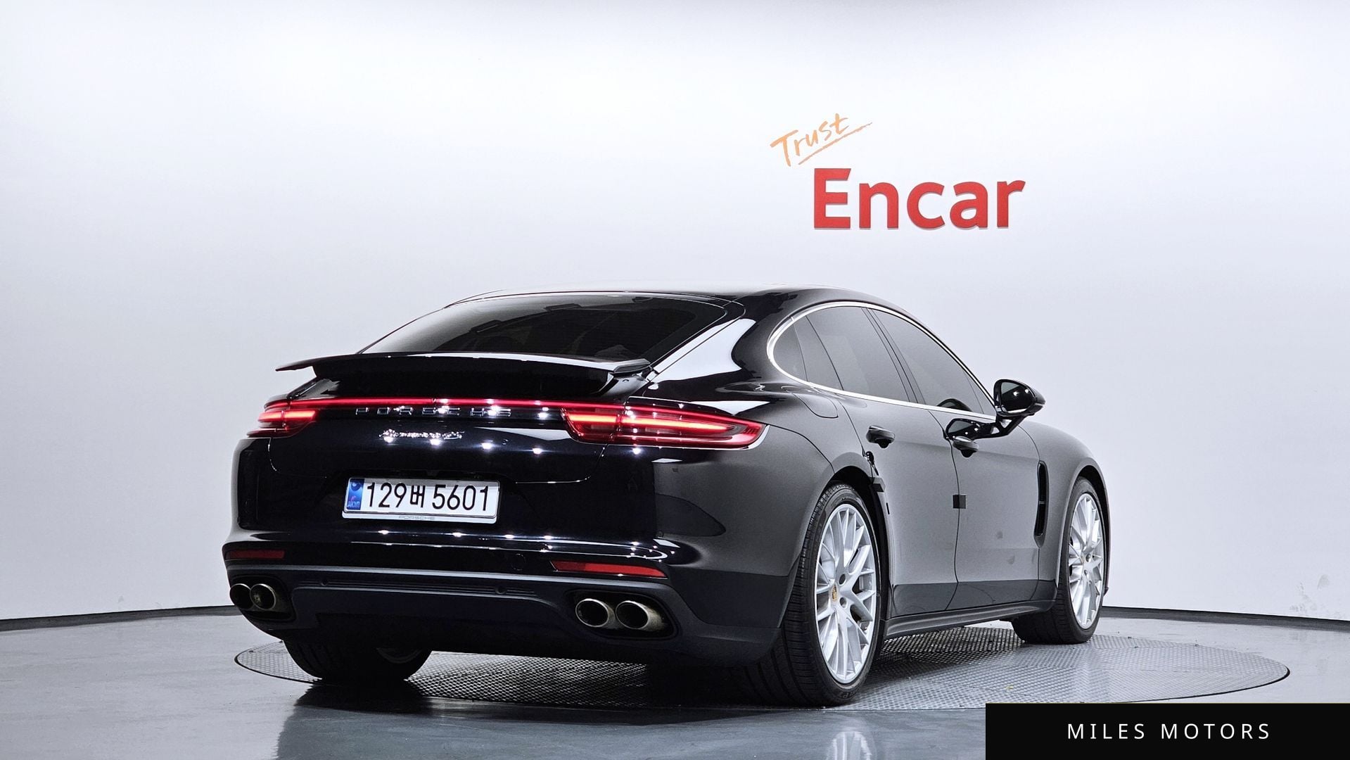 Porsche Panamera 2017 — миниатюра 2