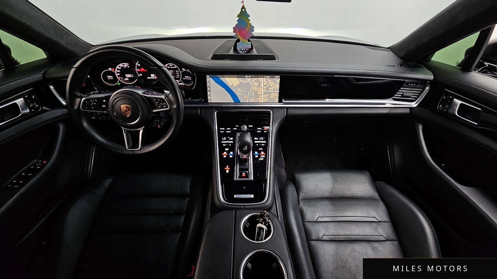 Porsche Panamera 2017 — миниатюра 10