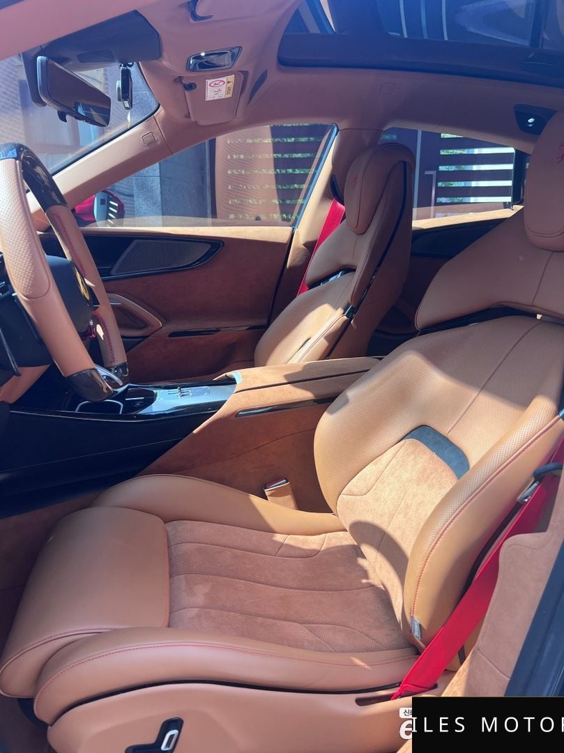 Ferrari 푸로산게 2025 — миниатюра 7