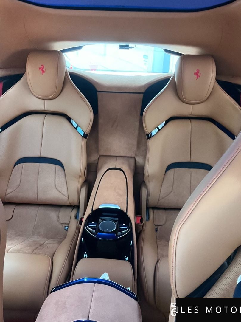 Ferrari 푸로산게 2025 — миниатюра 9