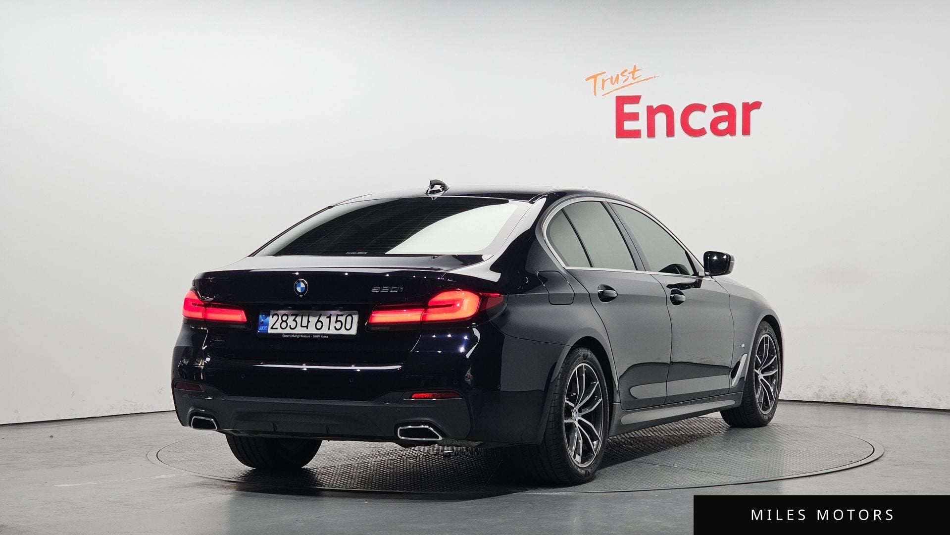 BMW 5 Series (G30) 2023 — миниатюра 2