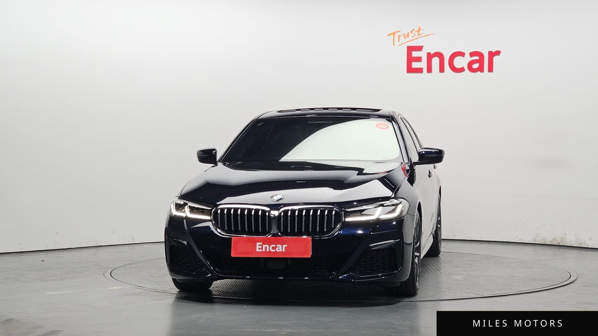BMW 5 Series (G30) 2023 — миниатюра 3
