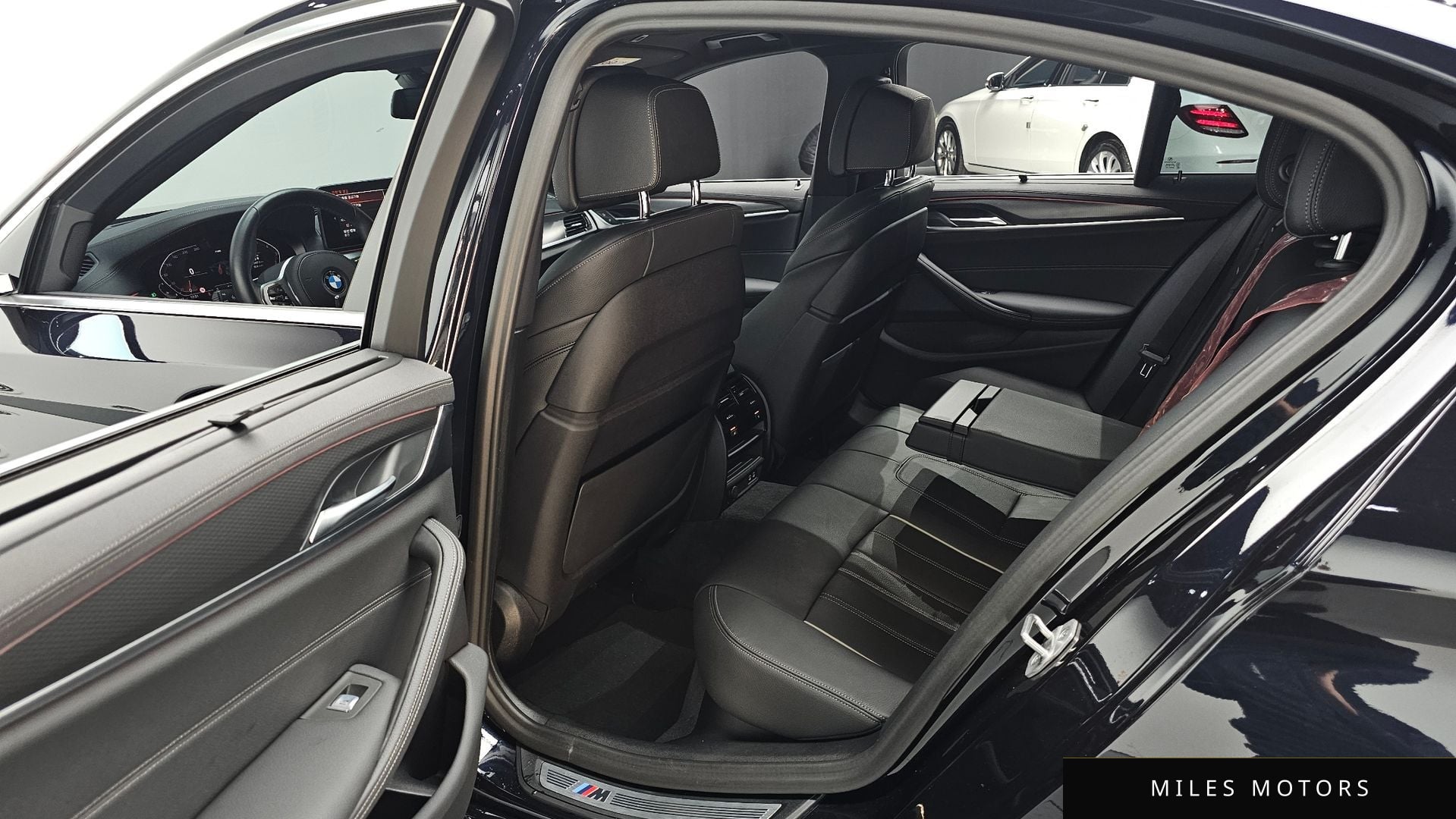 BMW 5 Series (G30) 2023 — миниатюра 12