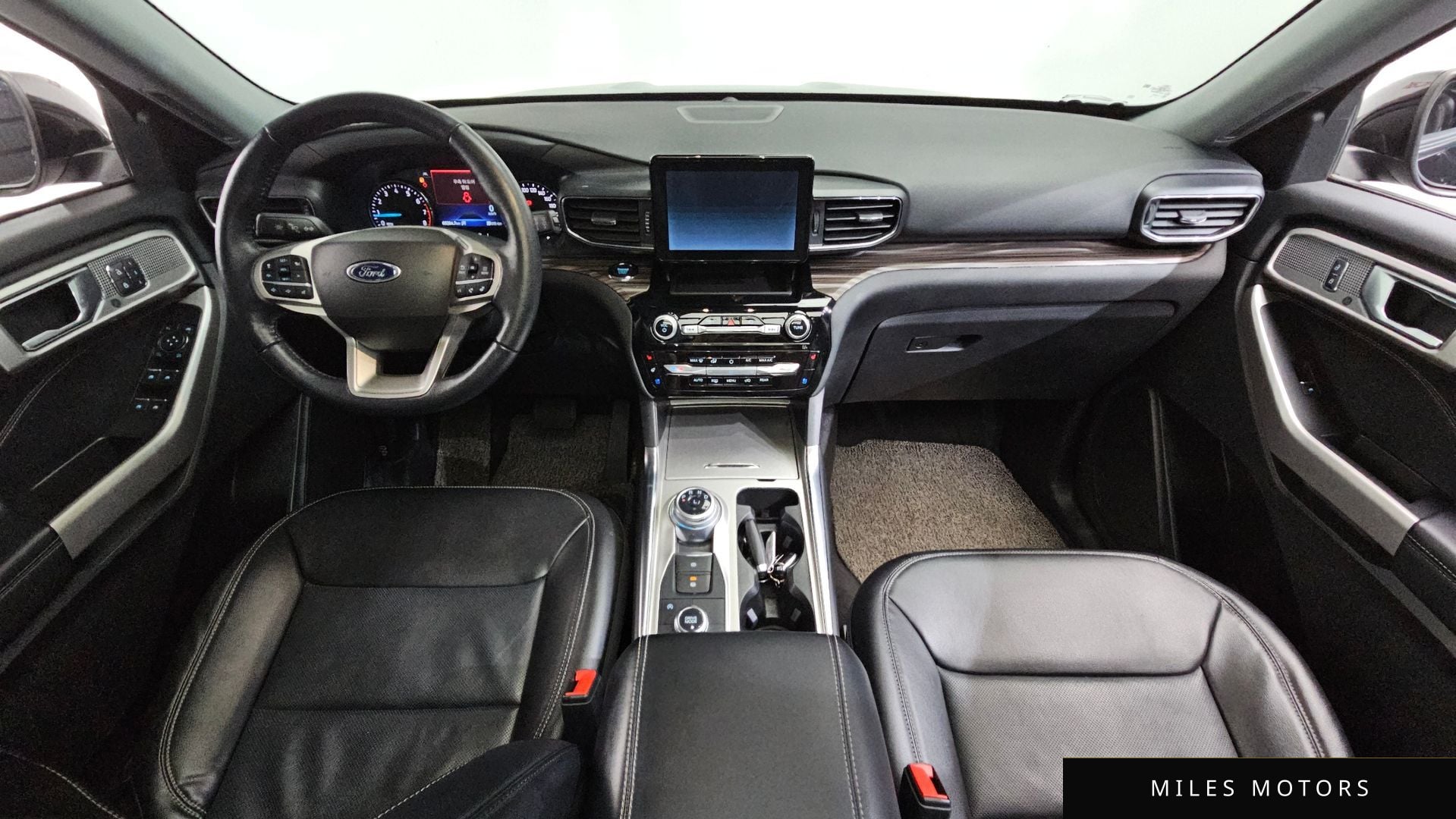 Ford Explorer 2022 — миниатюра 10