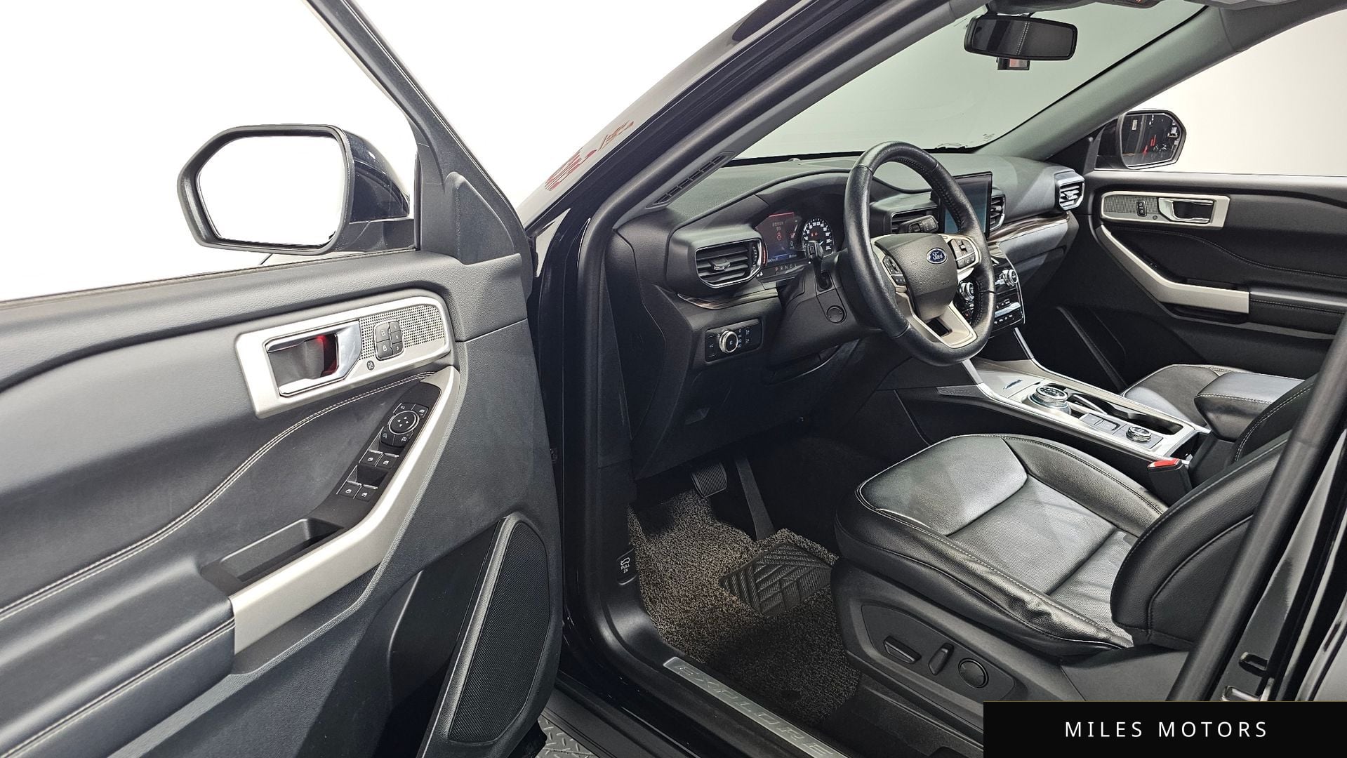 Ford Explorer 2022 — миниатюра 13