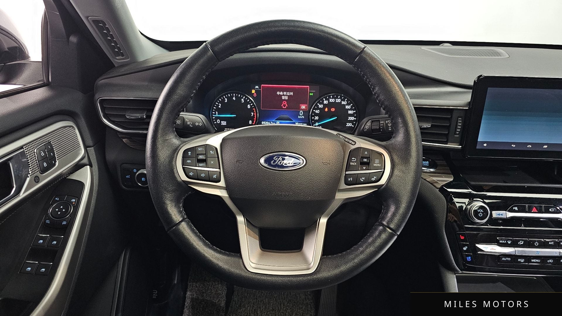 Ford Explorer 2022 — миниатюра 18