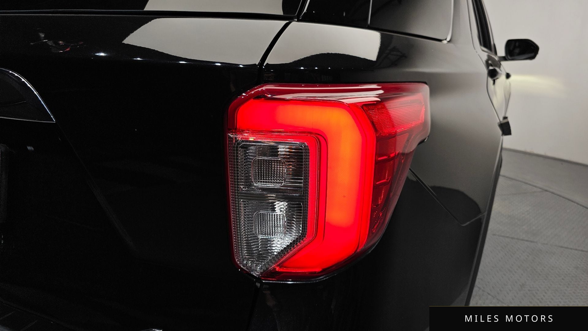 Ford Explorer 2022 — миниатюра 9