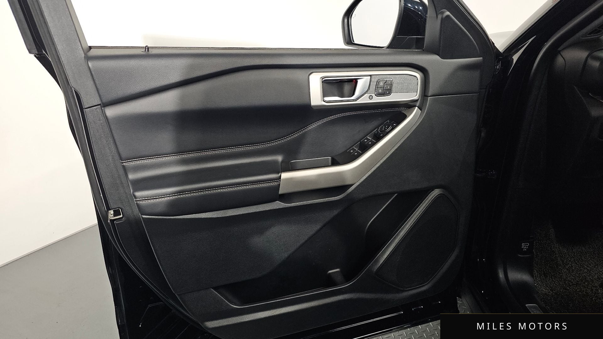 Ford Explorer 2022 — миниатюра 14