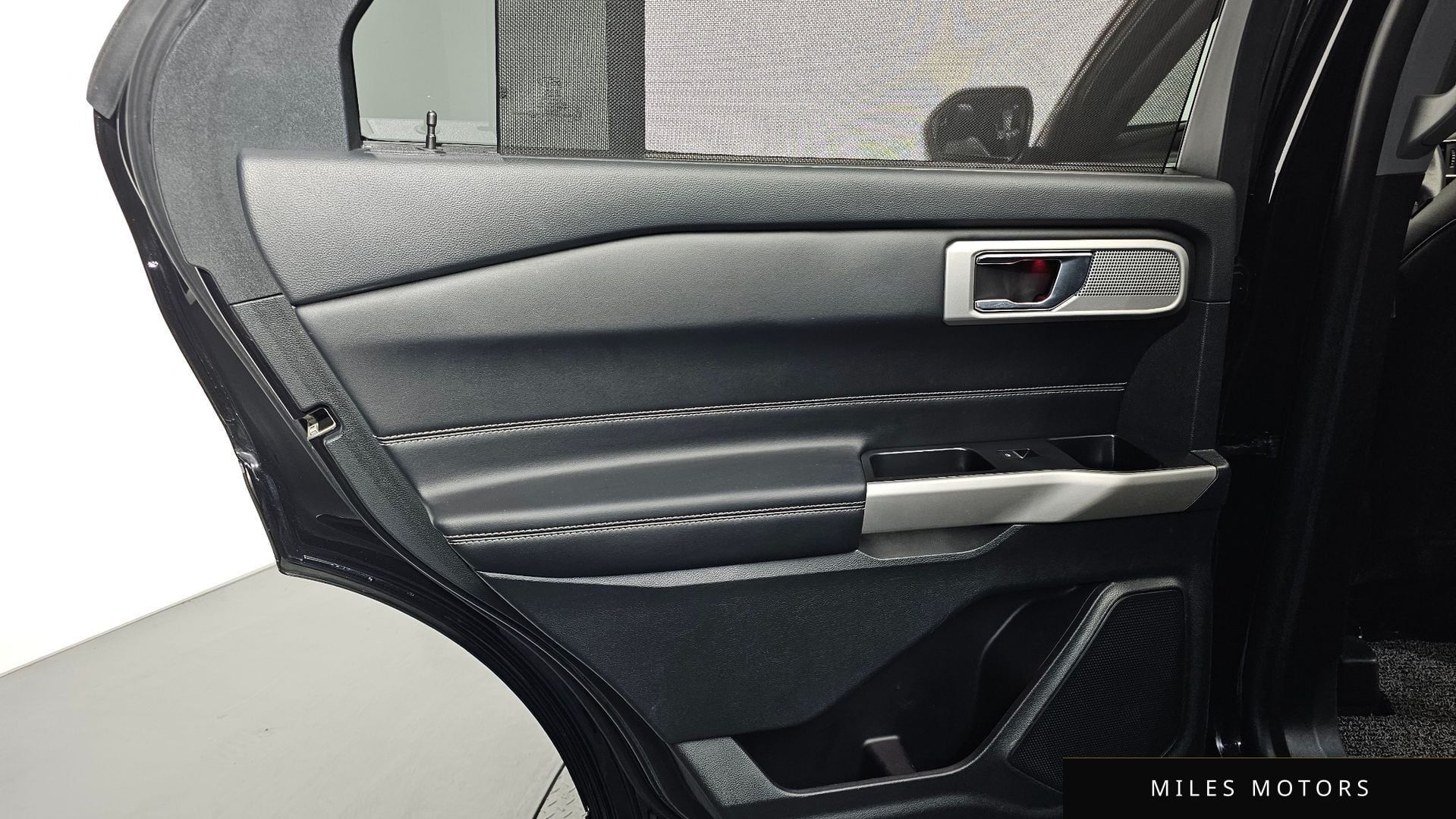 Ford Explorer 2022 — миниатюра 15