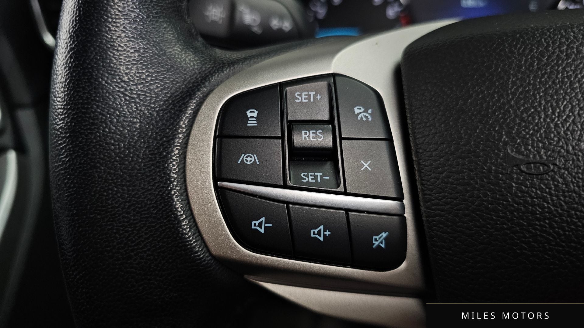 Ford Explorer 2022 — миниатюра 28