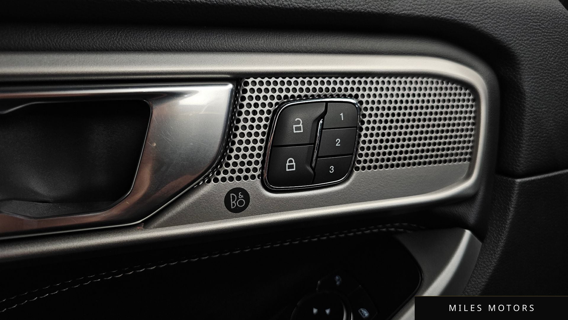 Ford Explorer 2022 — миниатюра 37