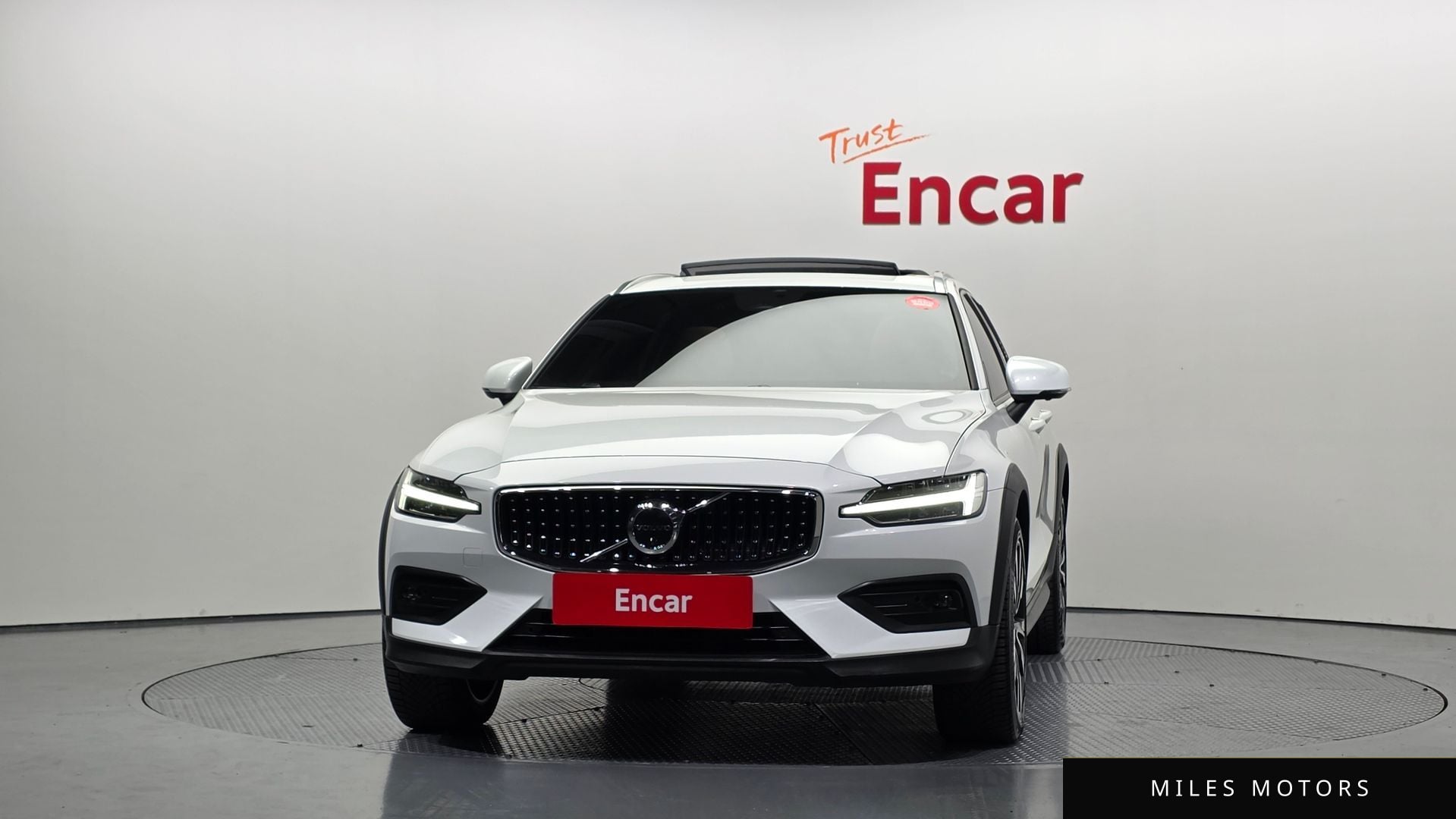 Volvo V60 크로스컨트리 2023 — миниатюра 3