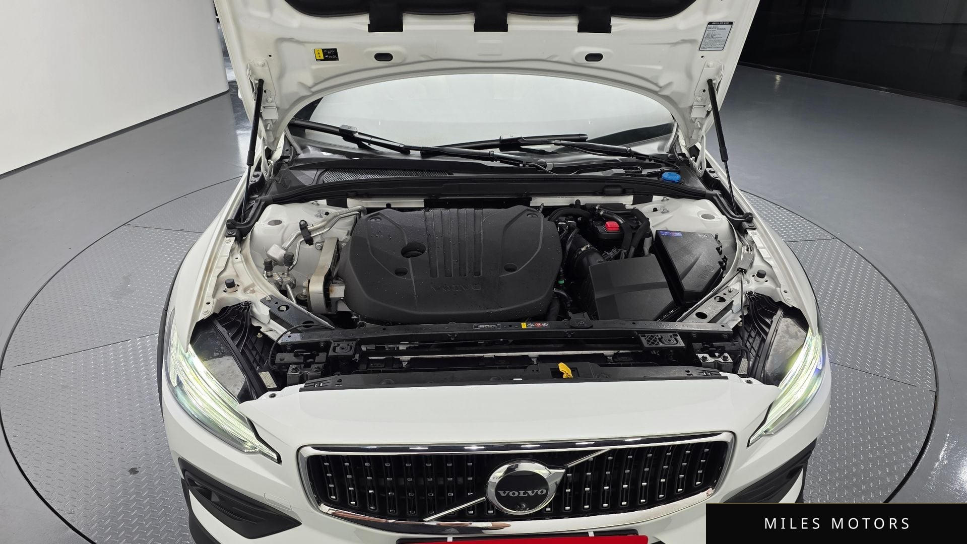 Volvo V60 크로스컨트리 2023 — миниатюра 6