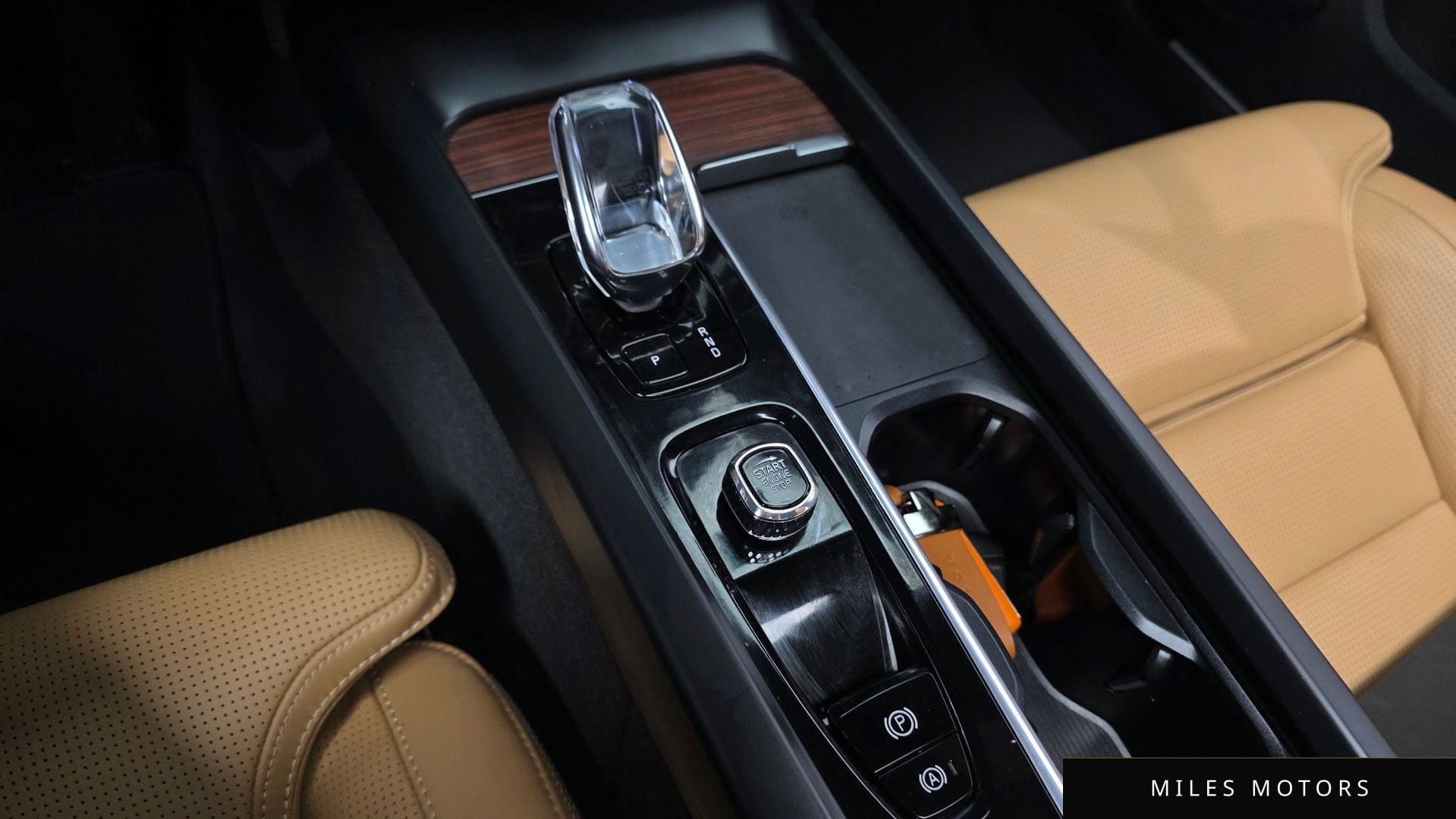 Volvo V60 크로스컨트리 2023 — миниатюра 12